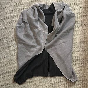 LULULEMON Stylish Black and Gray Shawl